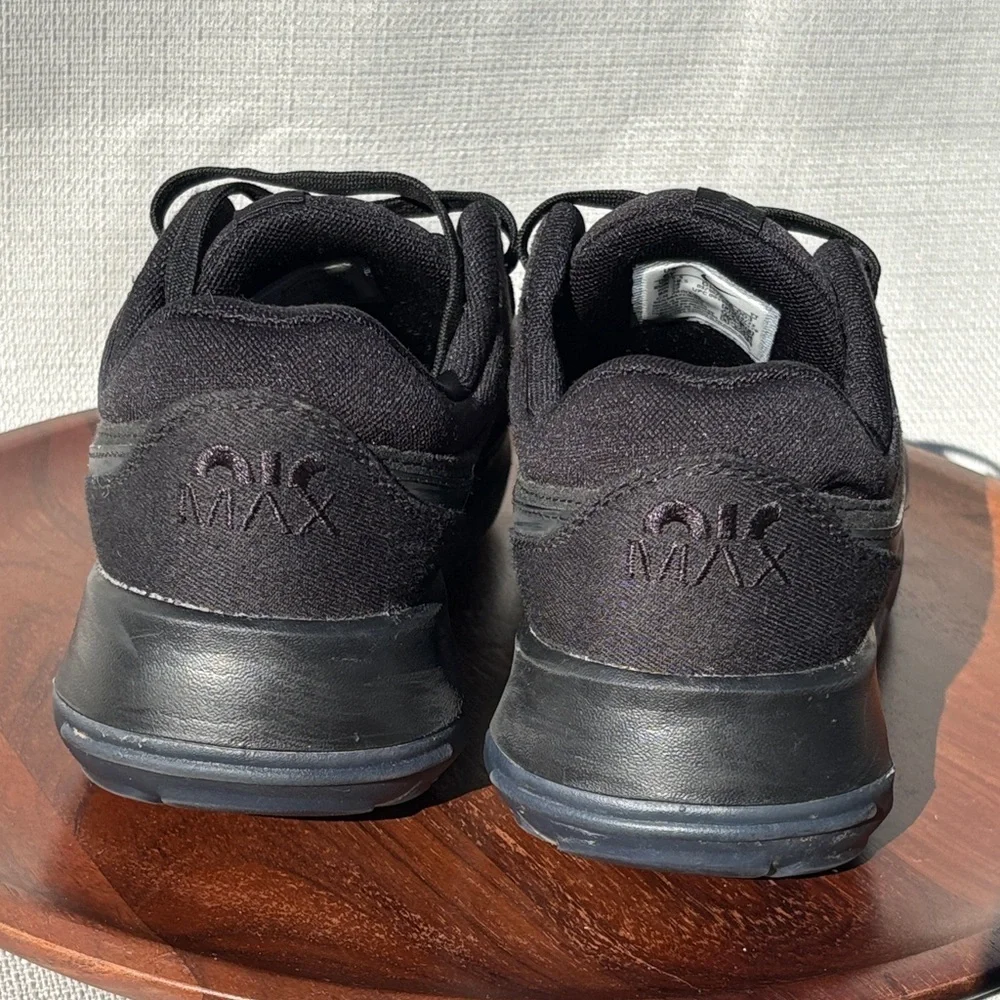 Nike these sneakers